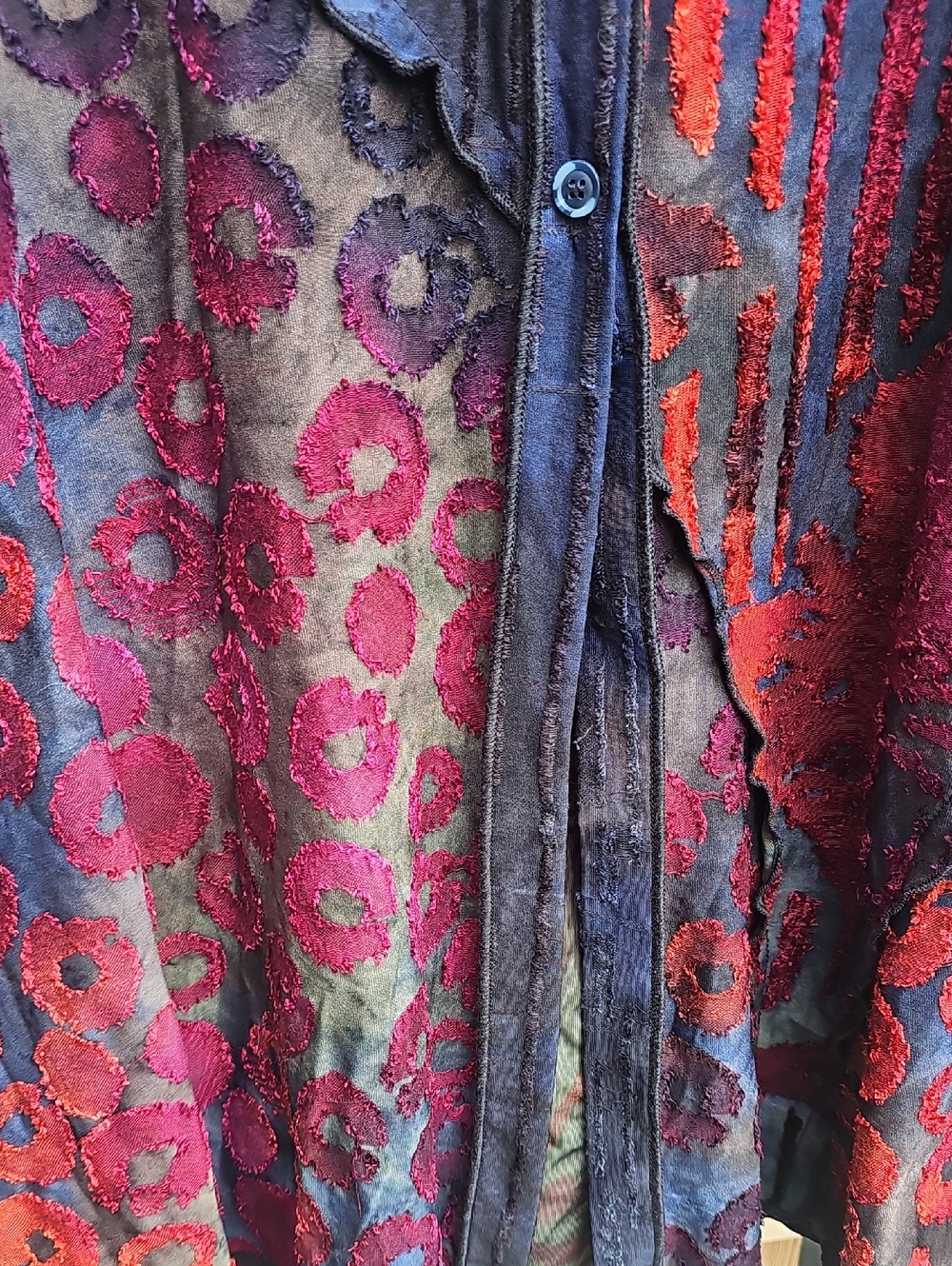 Elegant Black and Red Women's Tunic - Picture 5 of 16